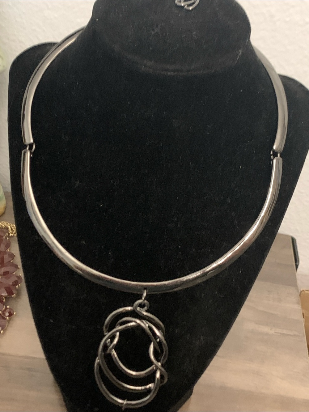 Chico's Gunmetal Collar Necklace with Interlocking Loop Pendant